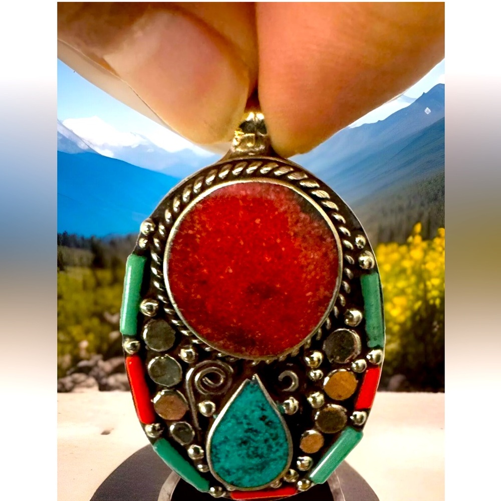 Vintage Ethnic Tibetan & Navajo Style Handcrafted Pendant inlay Stone & Silver